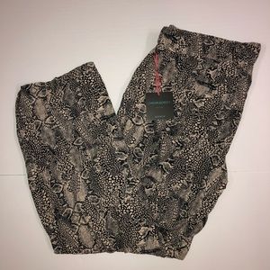 Cynthia Rowley snake skin pattern Pajama pants M